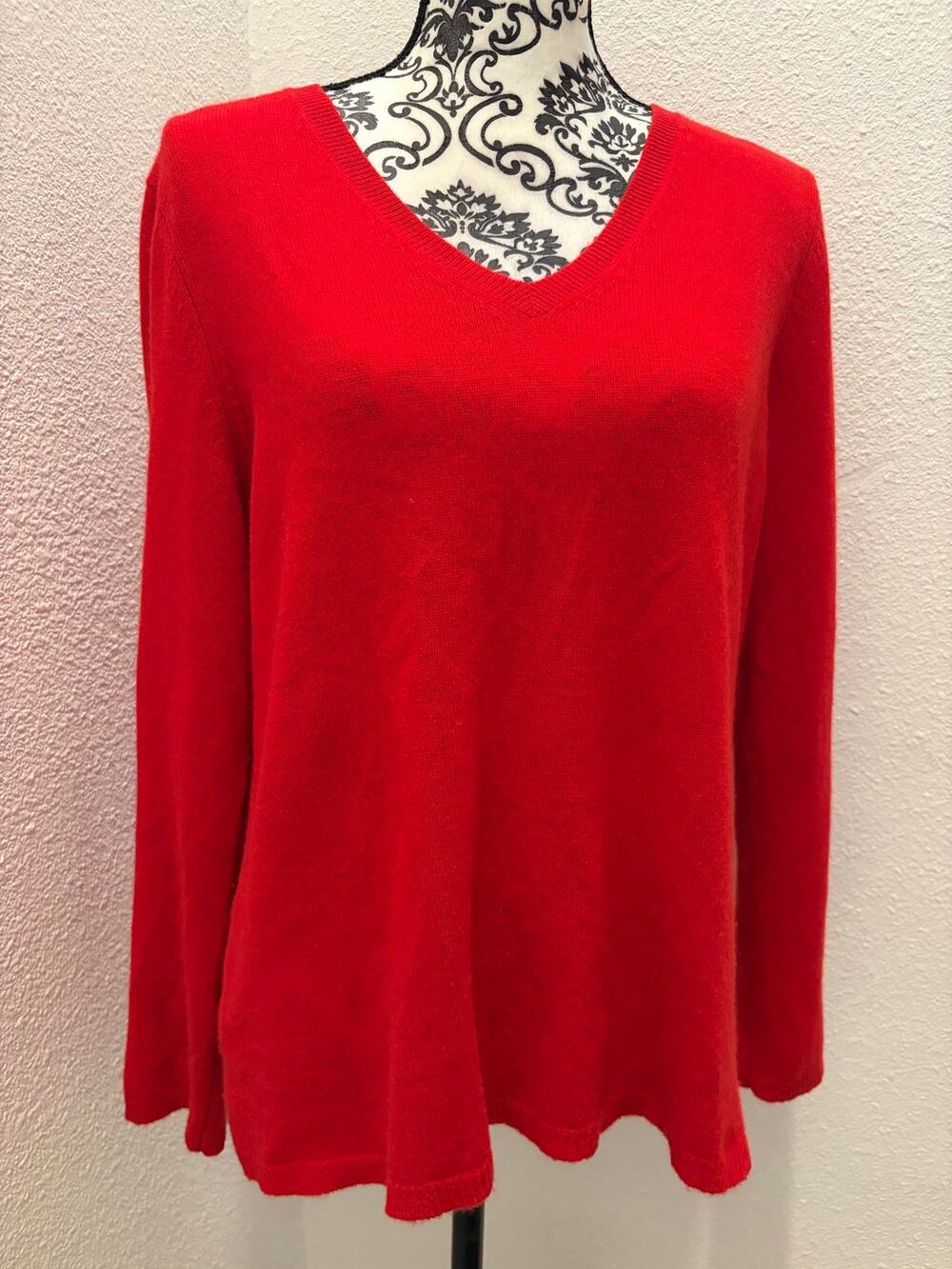 Ann Taylor 100% Cashmere Sweater Women’s XL Red V Neck Long Sleeve